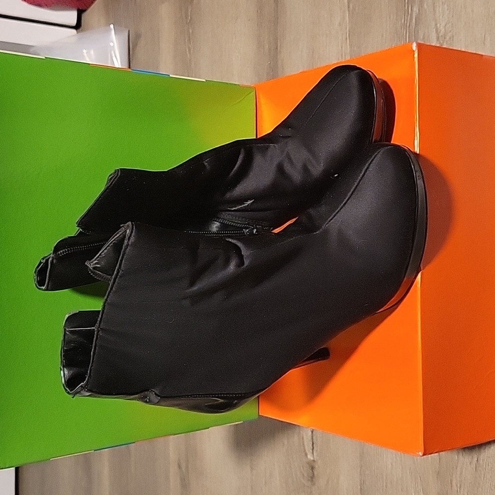 Charles by Charles David bootie